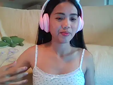 AnnewithanE online show from September 13, 5:18 am