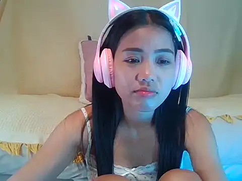 AnnewithanE online show from September 21, 4:06 am