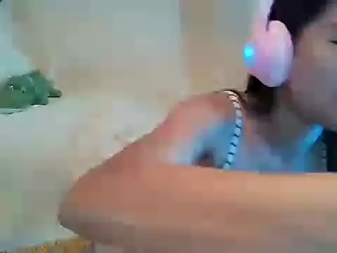 AnnewithanE online show from September 12, 3:39 am