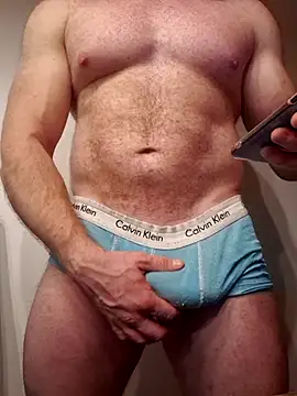 Snapshot of AlphaGymMale chatting on October 29, 3:55 pm AlphaGymMale online show from October 29, 3:55 pm