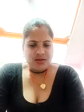 Snapshot of Sexi_savitri chatting on October 29, 1:43 pm Sexi savitri online show from October 29, 1:43 pm