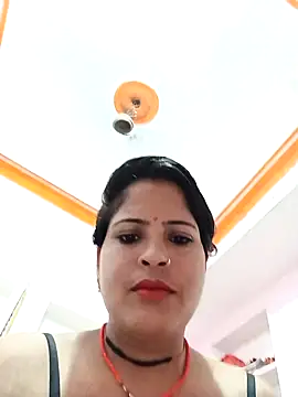 Snapshot of Sexi_savitri chatting on September 15, 9:26 pm Sexi savitri online show from September 15, 9:26 pm