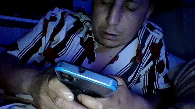 Snapshot of B3toBaby chatting on June 7, 10:53 am B3toBaby online show from June 7, 10:53 am