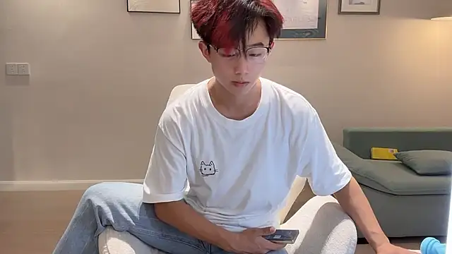 Snapshot of STxuguanhan chatting on October 8, 8:27 am STxuguanhan online show from October 8, 8:27 am