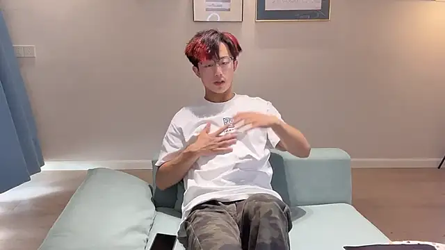 Snapshot of STxuguanhan chatting on October 11, 7:09 am STxuguanhan online show from October 11, 7:09 am