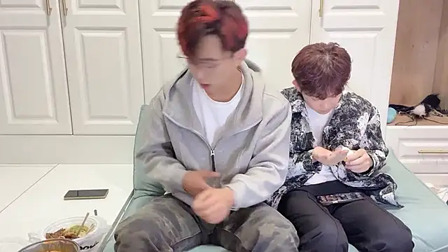 Snapshot of STxuguanhan chatting on October 19, 12:08 pm STxuguanhan online show from October 19, 12:08 pm