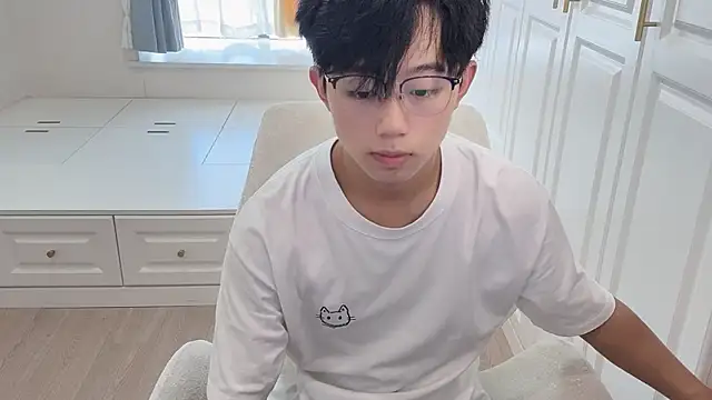 Snapshot of STxuguanhan chatting on September 20, 7:46 am STxuguanhan online show from September 20, 7:46 am