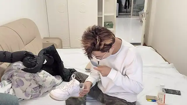 STxuguanhan online show from December 2, 1:24 pm