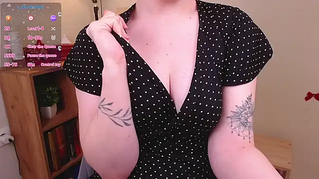 EvaJackson111 online show from December 5, 2:15 pm