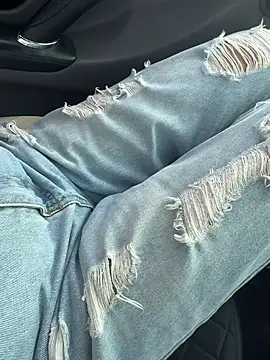 Snapshot of TWOLOVEsX chatting on April 6, 9:10 am TWOLOVEsX online show from April 6, 9:10 am