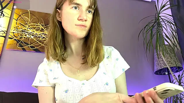 velina   online show from September 8, 4:39 pm