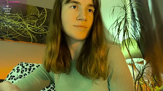 velina   online show from December 16, 9:30 pm