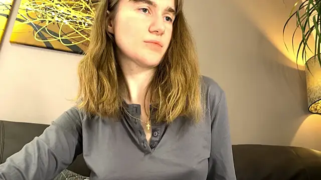 velina   online show from November 21, 6:51 pm