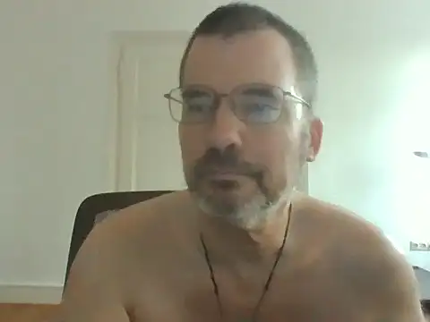 Snapshot of stallionrider88 chatting on March 8, 4:21 pm stallionrider88 online show from March 8, 4:21 pm