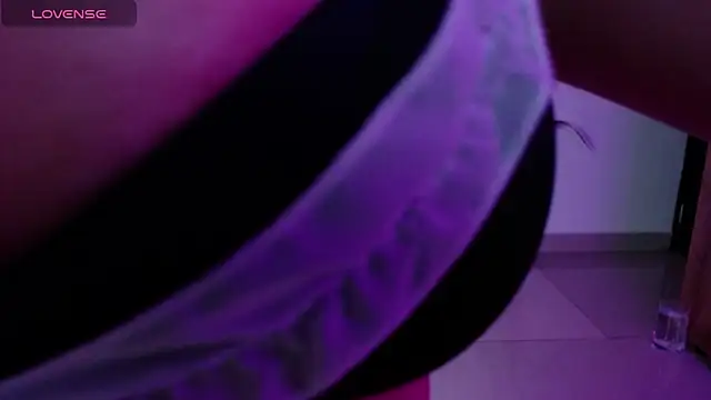 Hannah Ortega online show from April 28, 12:31 am