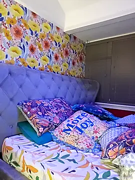 Filthymaddymilfy25 online show from March 18, 9:48 pm