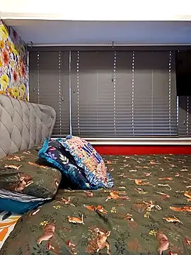 Filthymaddymilfy25 online show from January 12, 9:27 am