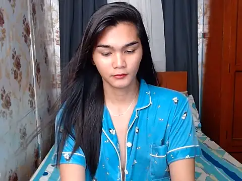 lady in moon online show from October 22, 7:52 am