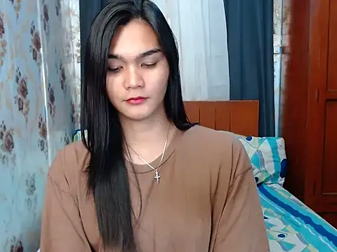 lady in moon online show from October 23, 4:27 pm