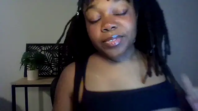 Snapshot of princess_chocolate chatting on September 18, 3:04 pm princess chocolate online show from September 18, 3:04 pm