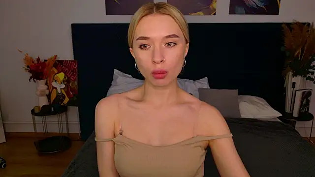 Snapshot of RachelColon chatting on September 22, 10:21 am RachelColon online show from September 22, 10:21 am