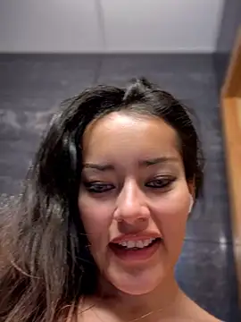 Snapshot of Risky_Workouts chatting on December 15, 9:04 am Risky Workouts online show from December 15, 9:04 am