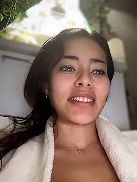 Snapshot of Risky_Workouts chatting on December 13, 10:27 pm Risky Workouts online show from December 13, 10:27 pm