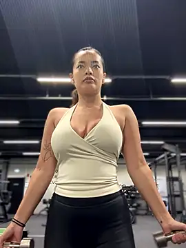 Snapshot of Risky_Workouts chatting on October 13, 11:01 am Risky Workouts online show from October 13, 11:01 am