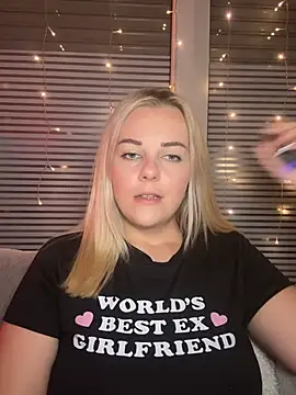 ItsLxsa online show from July 17, 8:39 pm