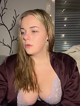 ItsLxsa online show from October 4, 9:49 pm