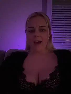 ItsLxsa online show from May 2, 7:52 pm
