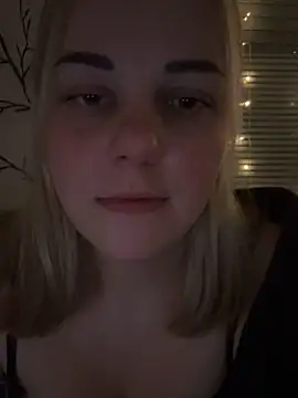 ItsLxsa online show from November 29, 11:27 pm