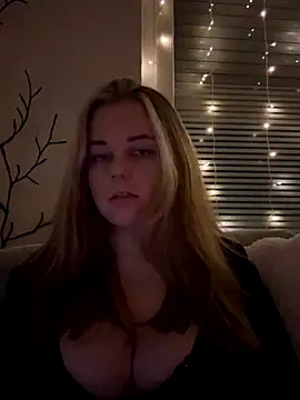 ItsLxsa online show from October 20, 10:43 pm