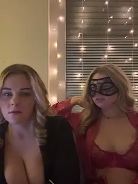 ItsLxsa online show from April 7, 8:21 pm