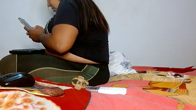 69smallstar online show from November 16, 6:01 pm