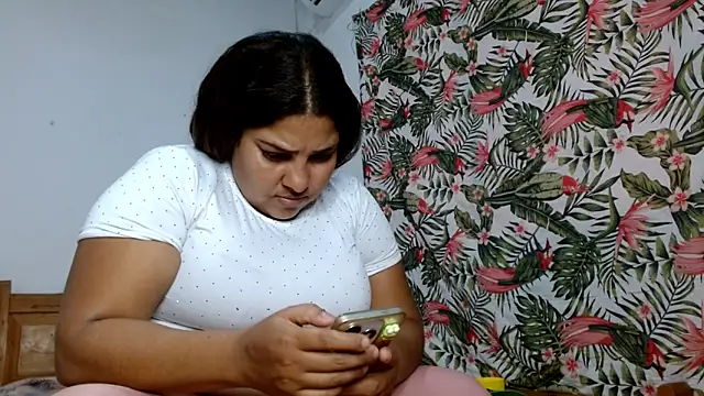 69smallstar online show from February 12, 6:40 pm