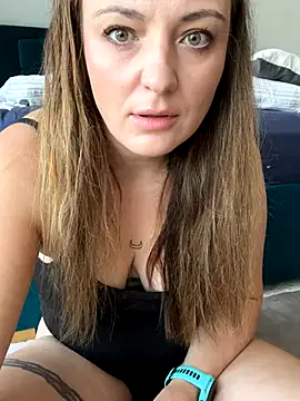 Snapshot of Velvetwitch87 chatting on September 26, 11:06 am Velvetwitch87 online show from September 26, 11:06 am
