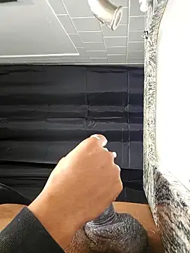 Snapshot of johntomm1422 chatting on January 13, 9:08 pm johntomm1422 online show from January 13, 9:08 pm