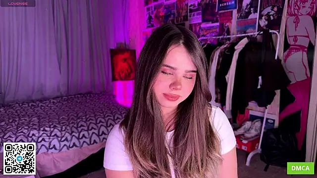 Snapshot of PinkiRay chatting on October 19, 5:16 pm PinkiRay online show from October 19, 5:16 pm
