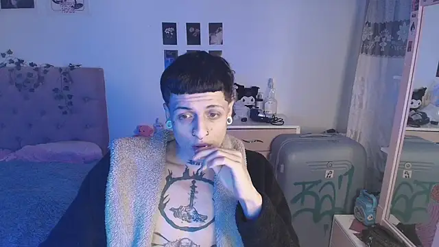 2cyboy  online show from September 13, 7:47 pm