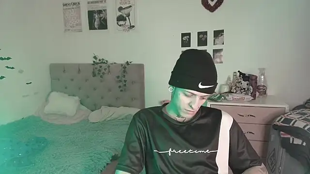 2cyboy  online show from September 8, 7:57 pm
