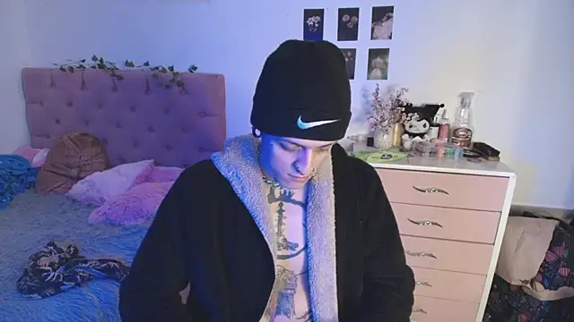 2cyboy  online show from October 11, 9:38 pm