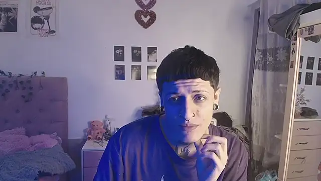 2cyboy  online show from September 22, 8:37 pm