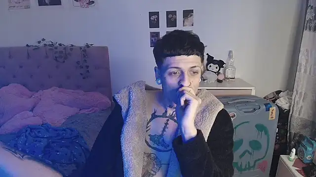 2cyboy  online show from September 12, 7:46 pm