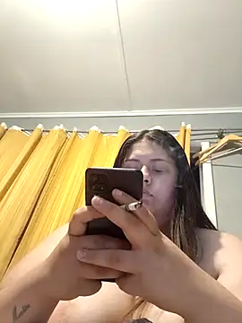 tudiablitalitabellaaa online show from December 15, 2:39 am