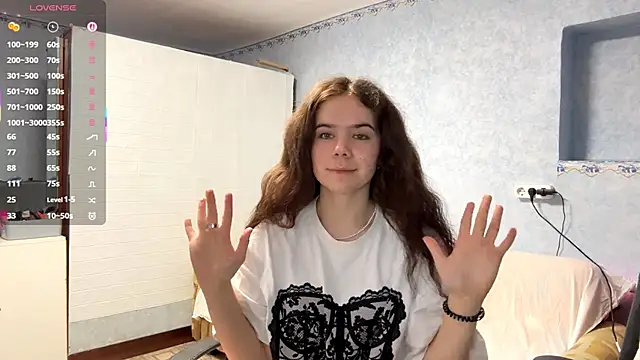 Lia rise online show from November 28, 3:12 pm