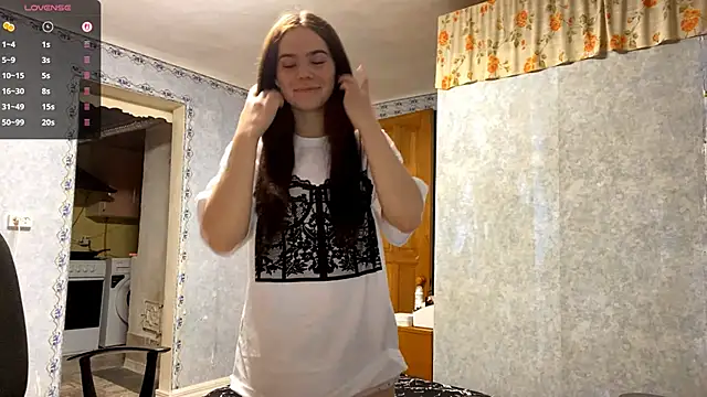 Snapshot of Lia_rise chatting on October 2, 3:26 pm Lia rise online show from October 2, 3:26 pm