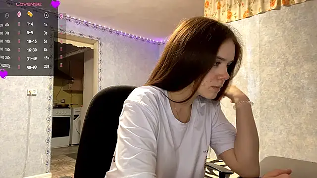 Lia rise online show from November 1, 1:38 pm