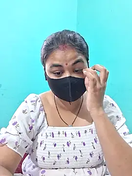 Snapshot of DivyaBhabhi69@xh chatting on June 15, 3:40 am DivyaBhabhi69xh online show from June 15, 3:40 am