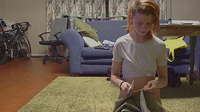 Snapshot of Rupoles chatting on October 14, 12:06 pm Rupoles online show from October 14, 12:06 pm